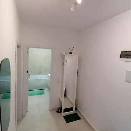 Baba Afiti Mall Plaza Apartment