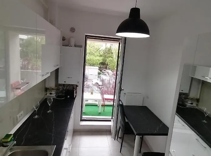 Baba Afiti Mall Plaza بوخارست